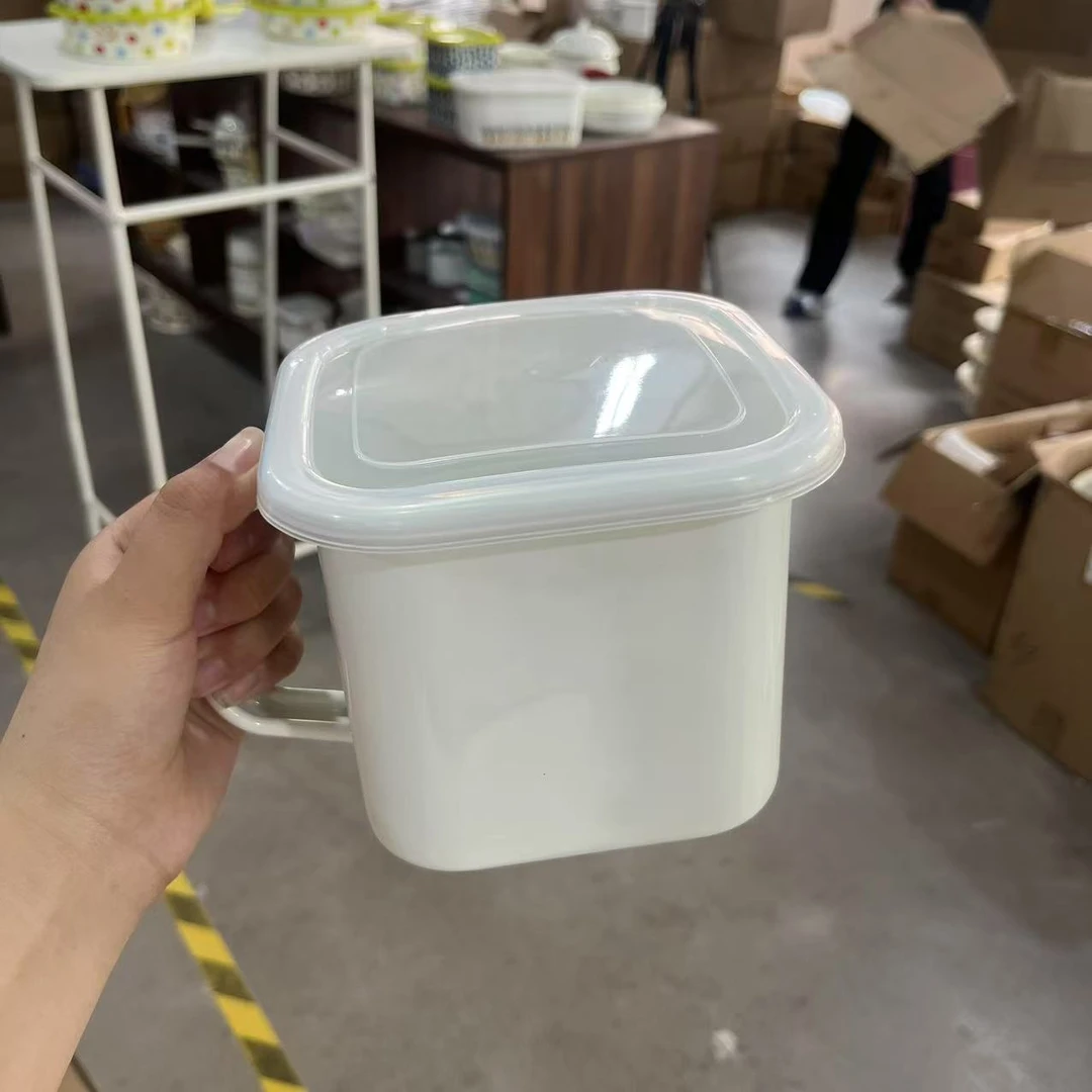 出小韩 尾单 白色方杯 微瑕疵 14CM