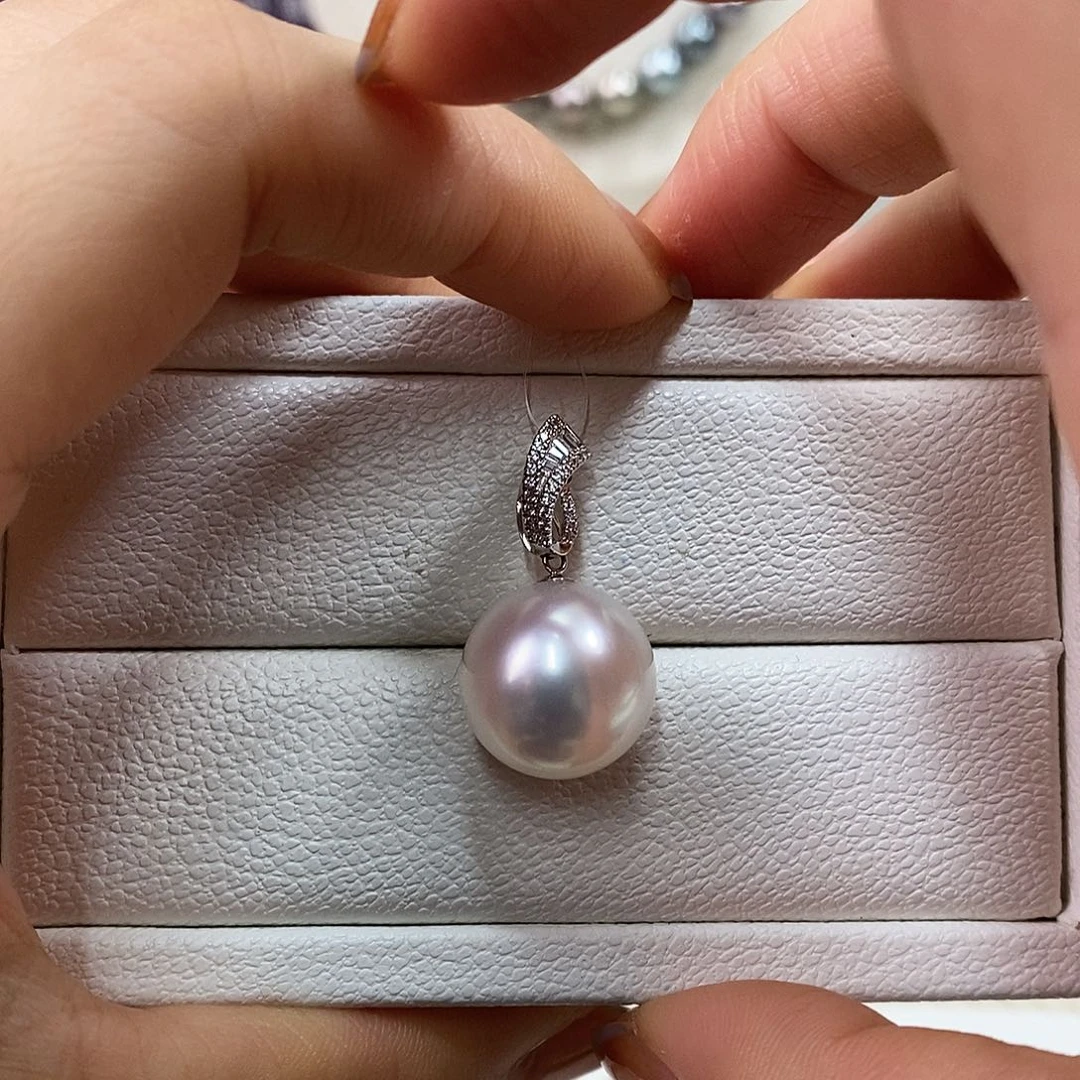 海水珍珠颈饰18K金镶嵌14.7m冷光澳白吊坠（维纳斯品质）