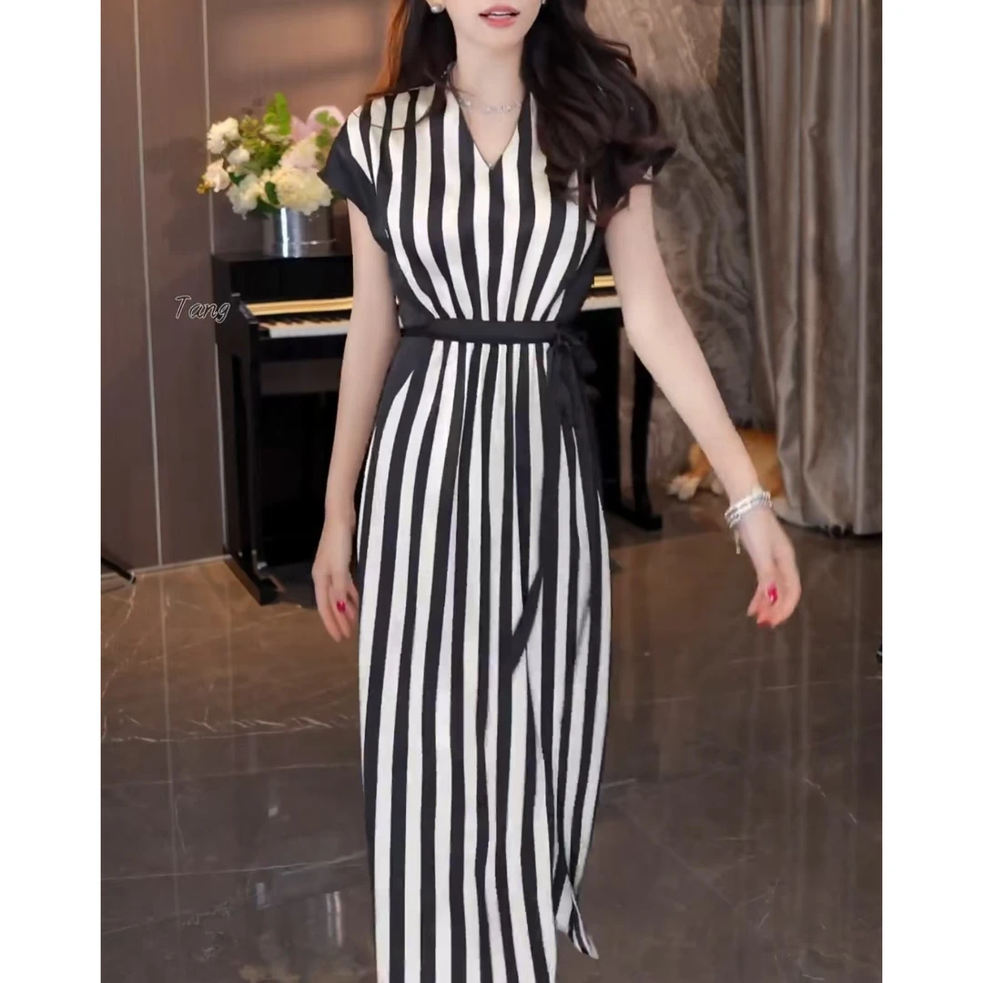 条纹时代气质条纹时尚轻盈感连衣裙