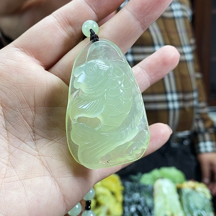 蛇纹石玉未镶嵌吊坠