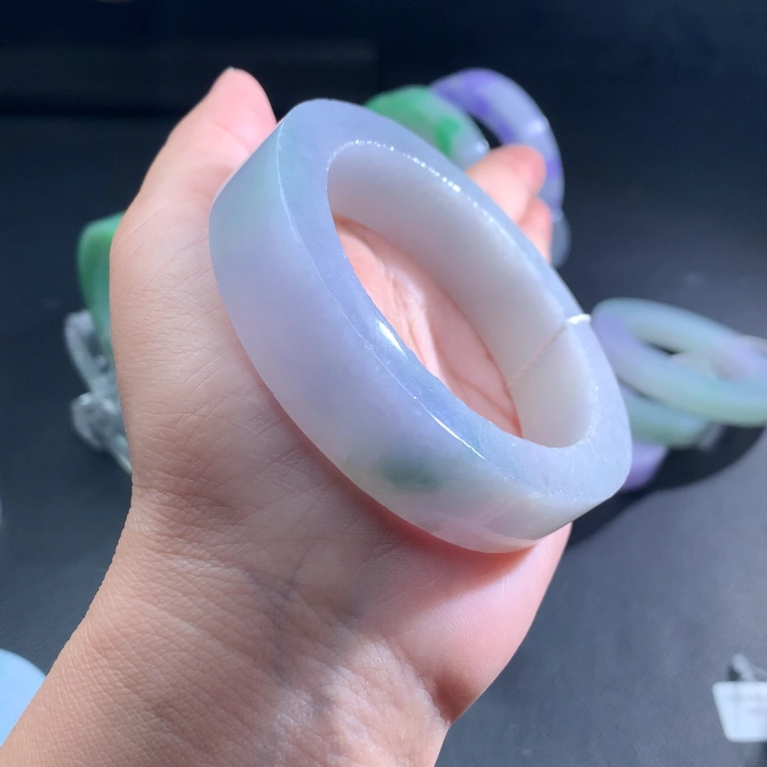 未镶嵌翡翠手镯定制翡翠
