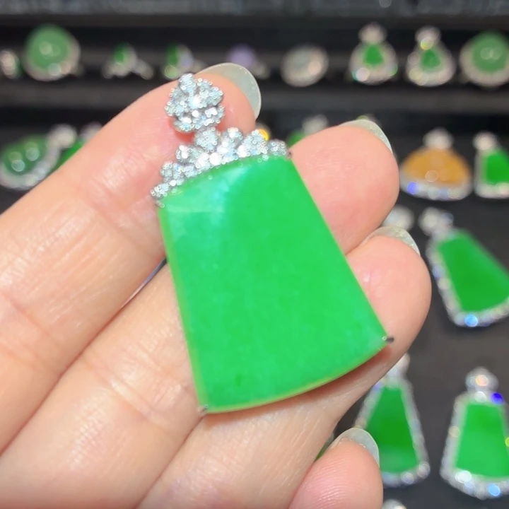 翡翠18K金镶嵌吊坠(不含链)翡翠