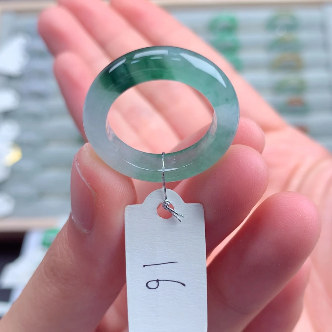 翡翠戒指未镶嵌天然