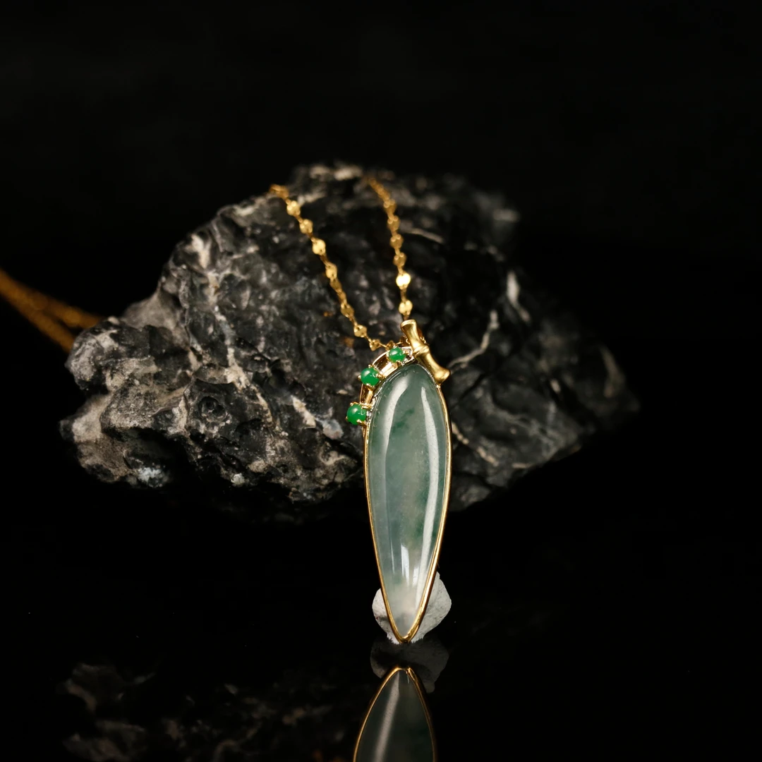 47天然缅甸翡翠A货18k金镶嵌吊坠/000141/上海嘉禾拍卖