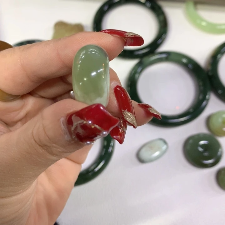 透闪石质玉手链未镶嵌灵*弄