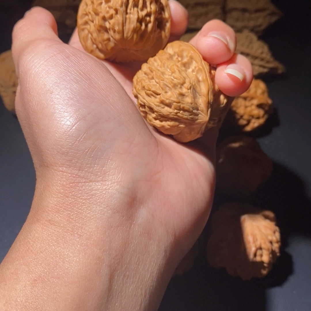 1***1文玩核桃吊坠蛮王