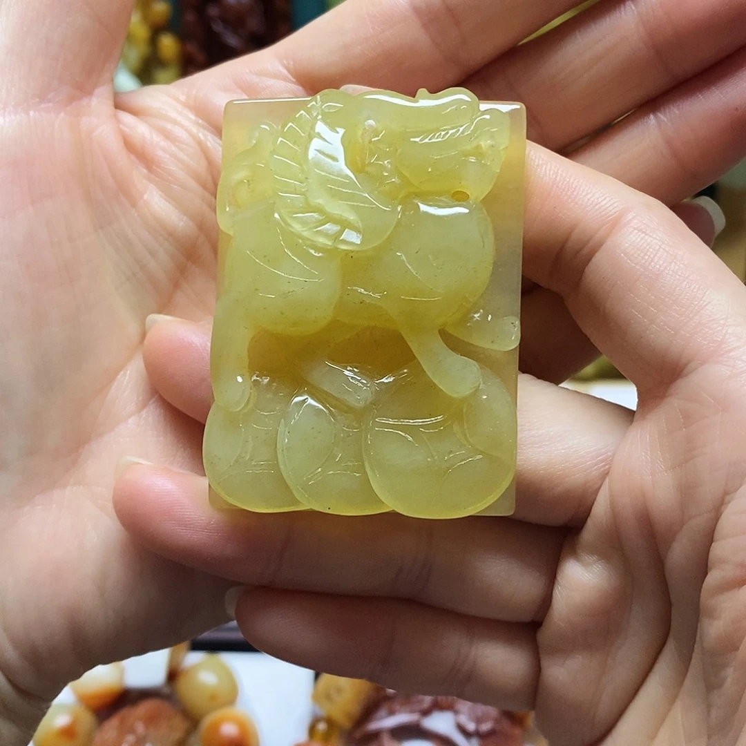 岫玉未镶嵌吊坠(赠链)