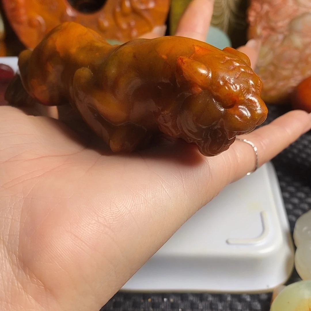 岫岩老玉（透闪石质玉）未镶嵌珠宝奇石