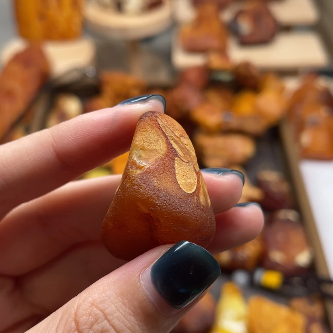 琥珀未镶嵌珠宝奇石