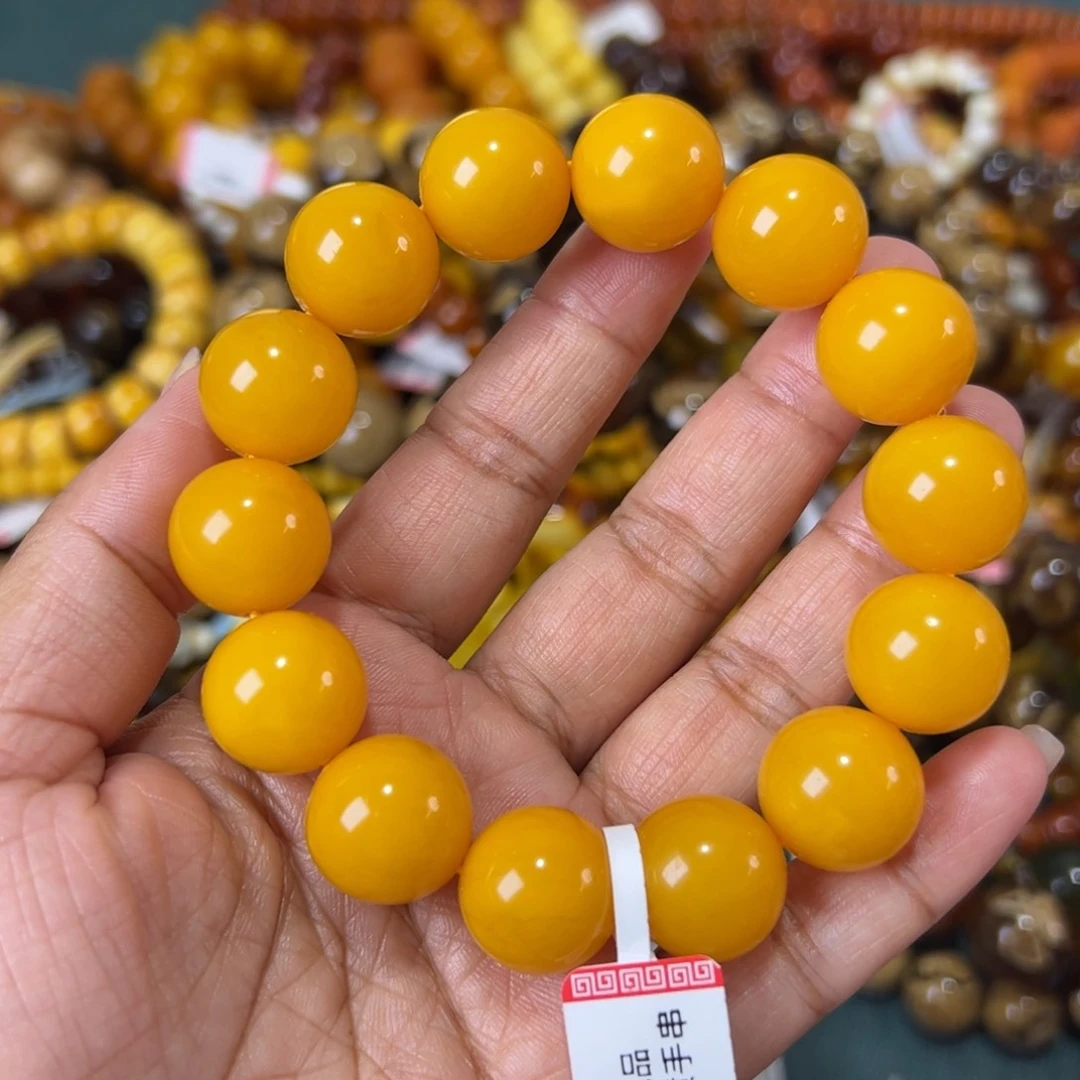 未镶嵌琥珀珠宝奇石70