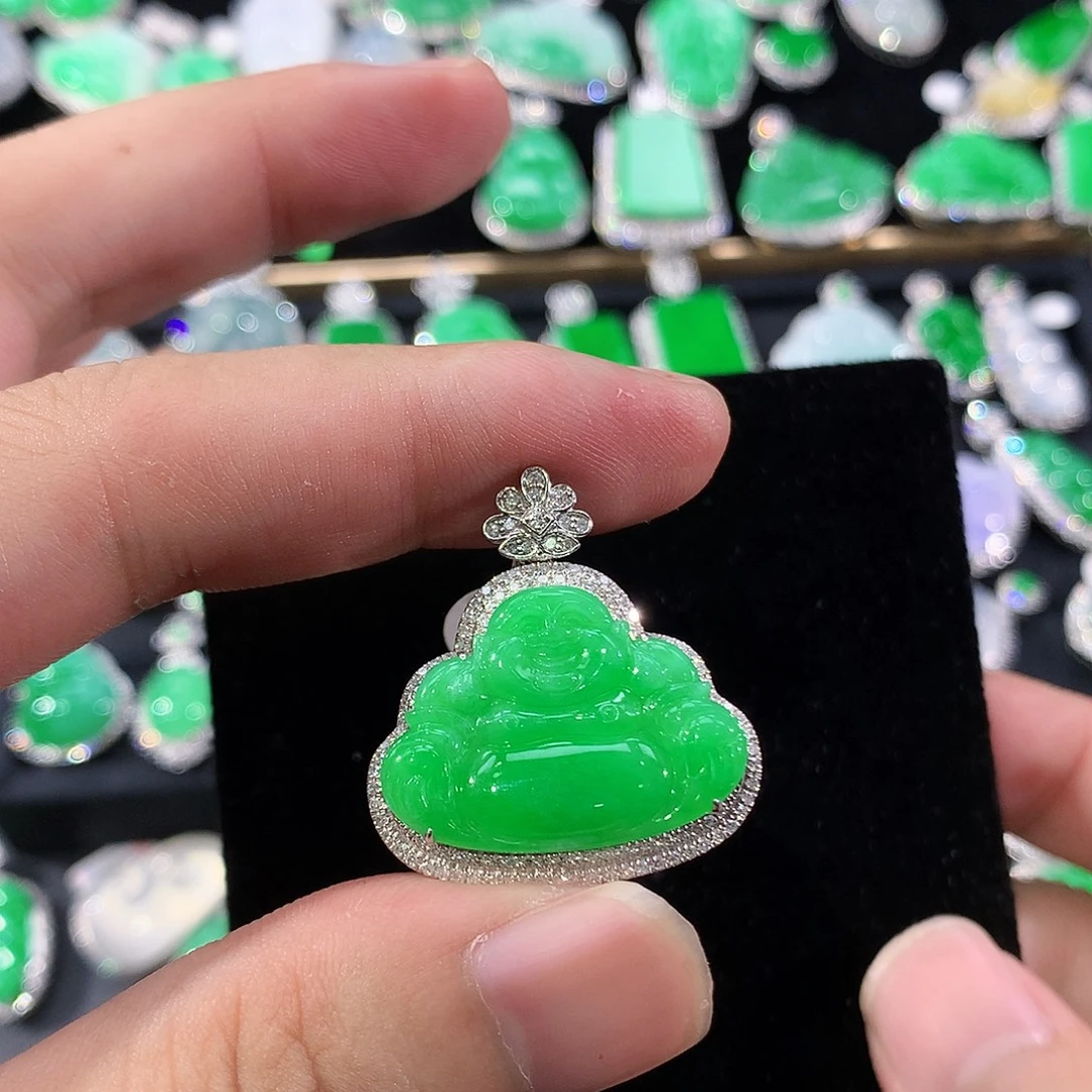 翡翠18K金镶嵌颈饰