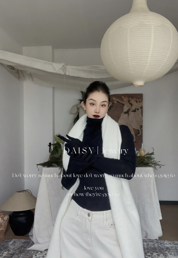 Daisy 时尚手套款经典高领打底