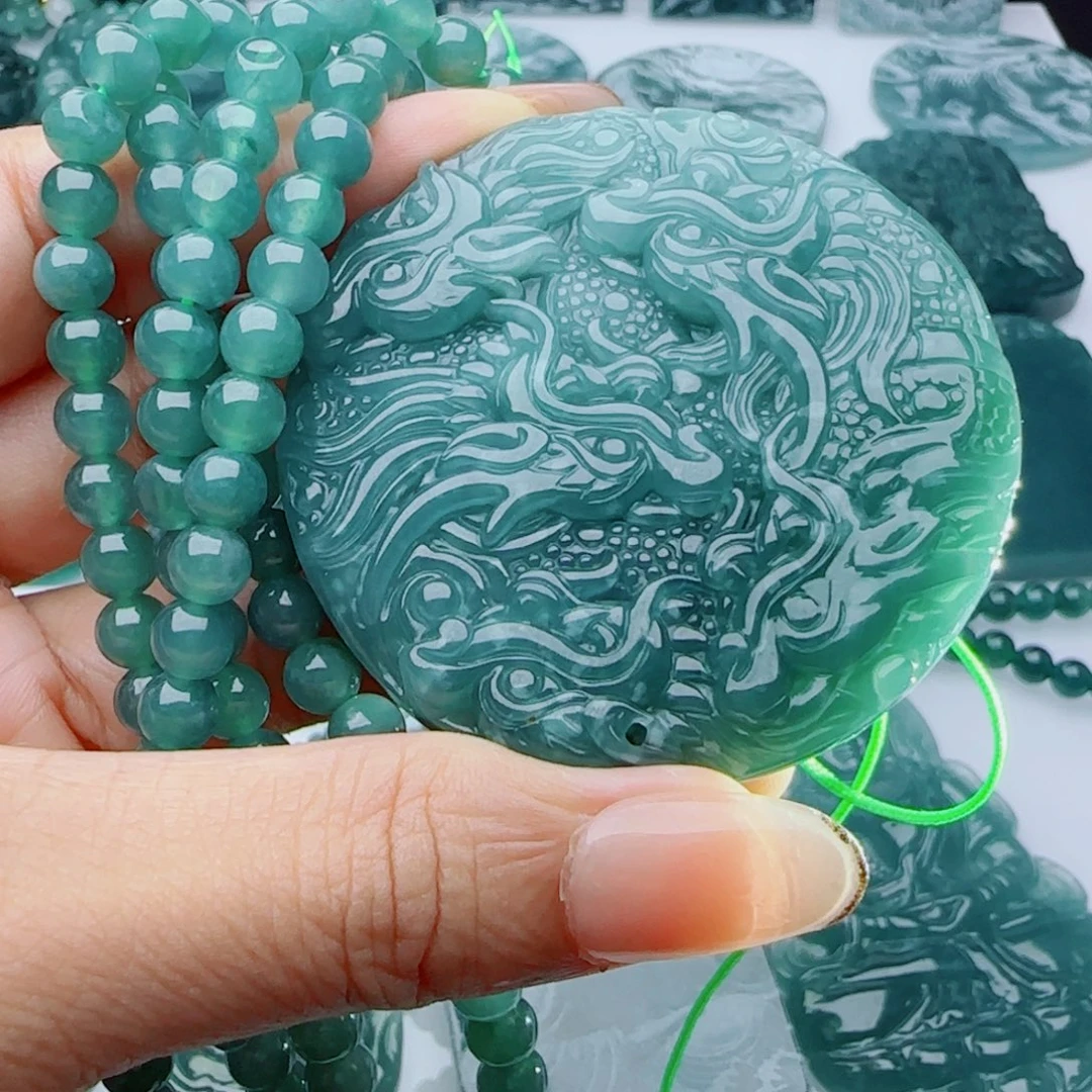 颈饰未镶嵌翡翠多样性发货天然的A货翡翠