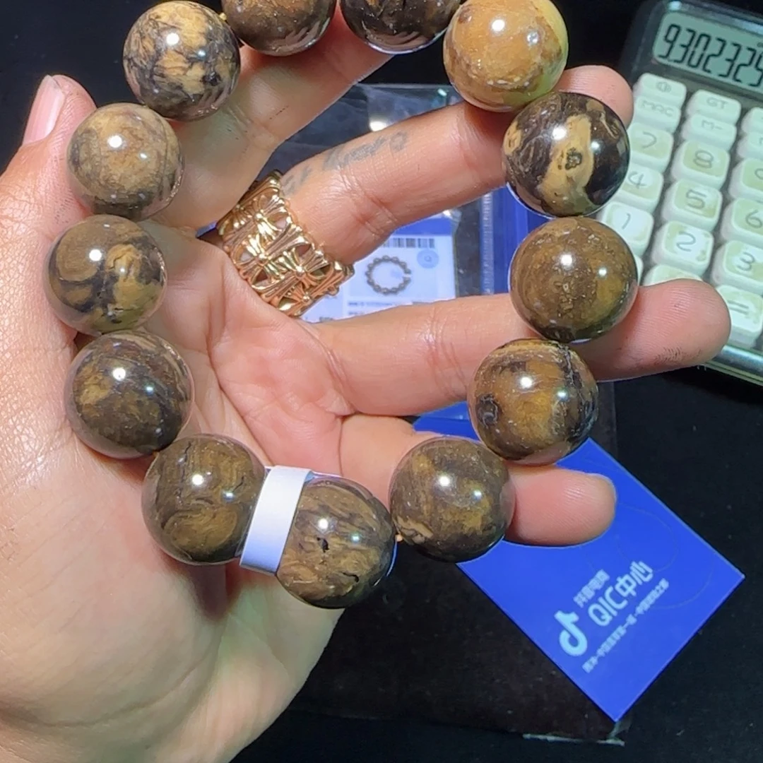 琥珀未镶嵌裸石琥珀