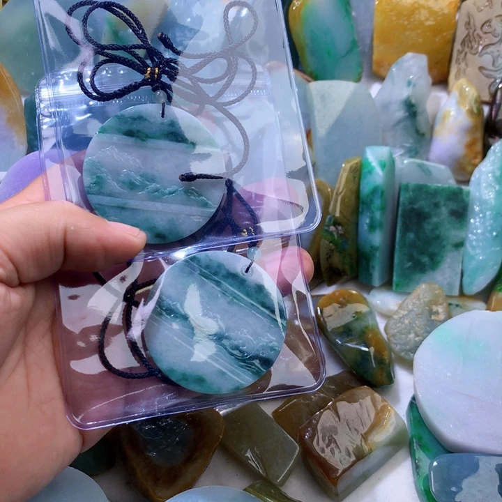 翡翠未镶嵌颈饰A*缅甸天然翡翠