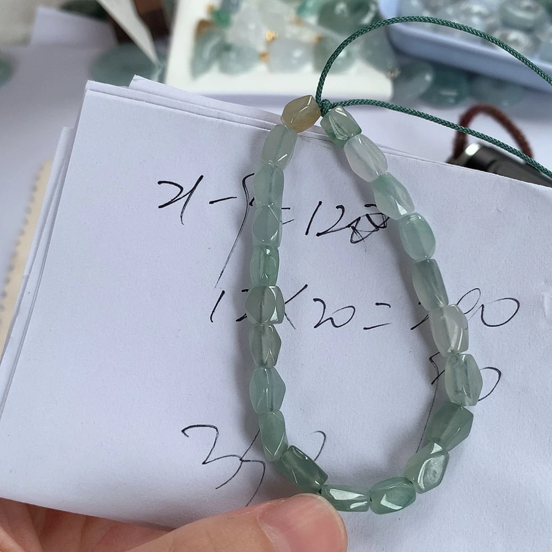 翡翠未镶嵌颈饰潼*?珠子