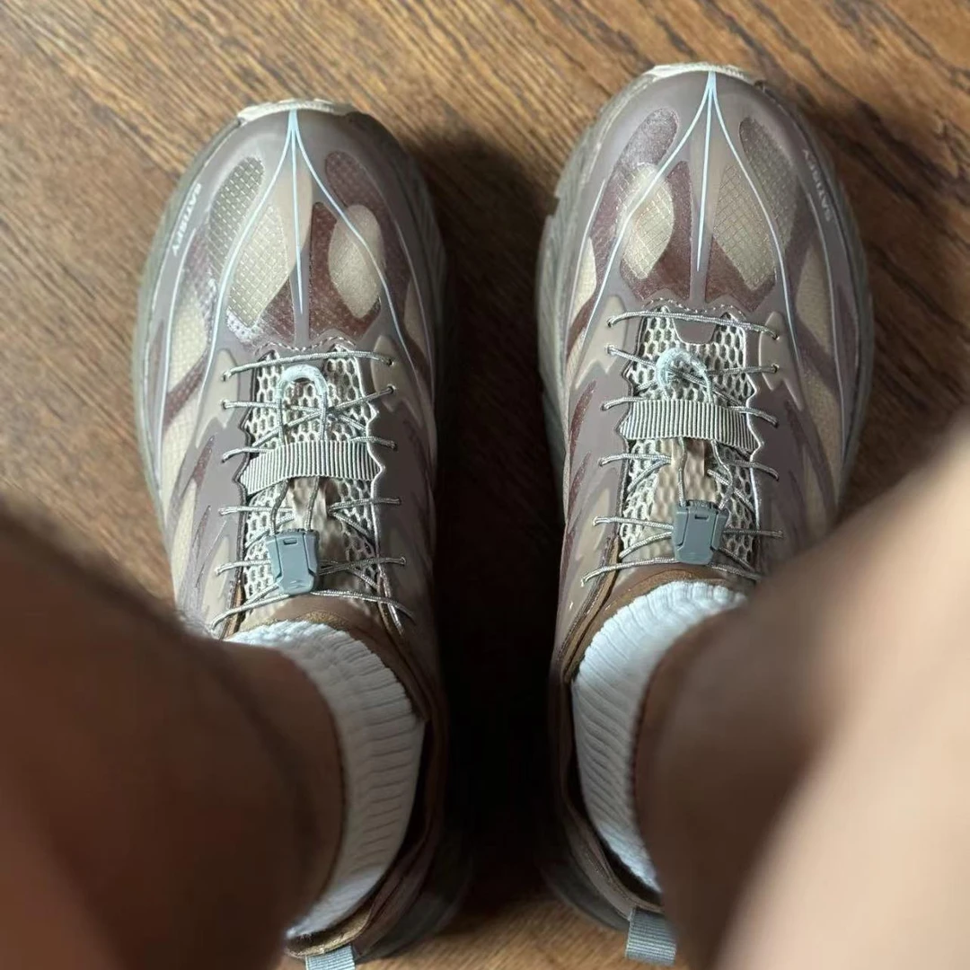 4马3 鸽子王  拉链   越野跑鞋 B标 溢胶 折痕等