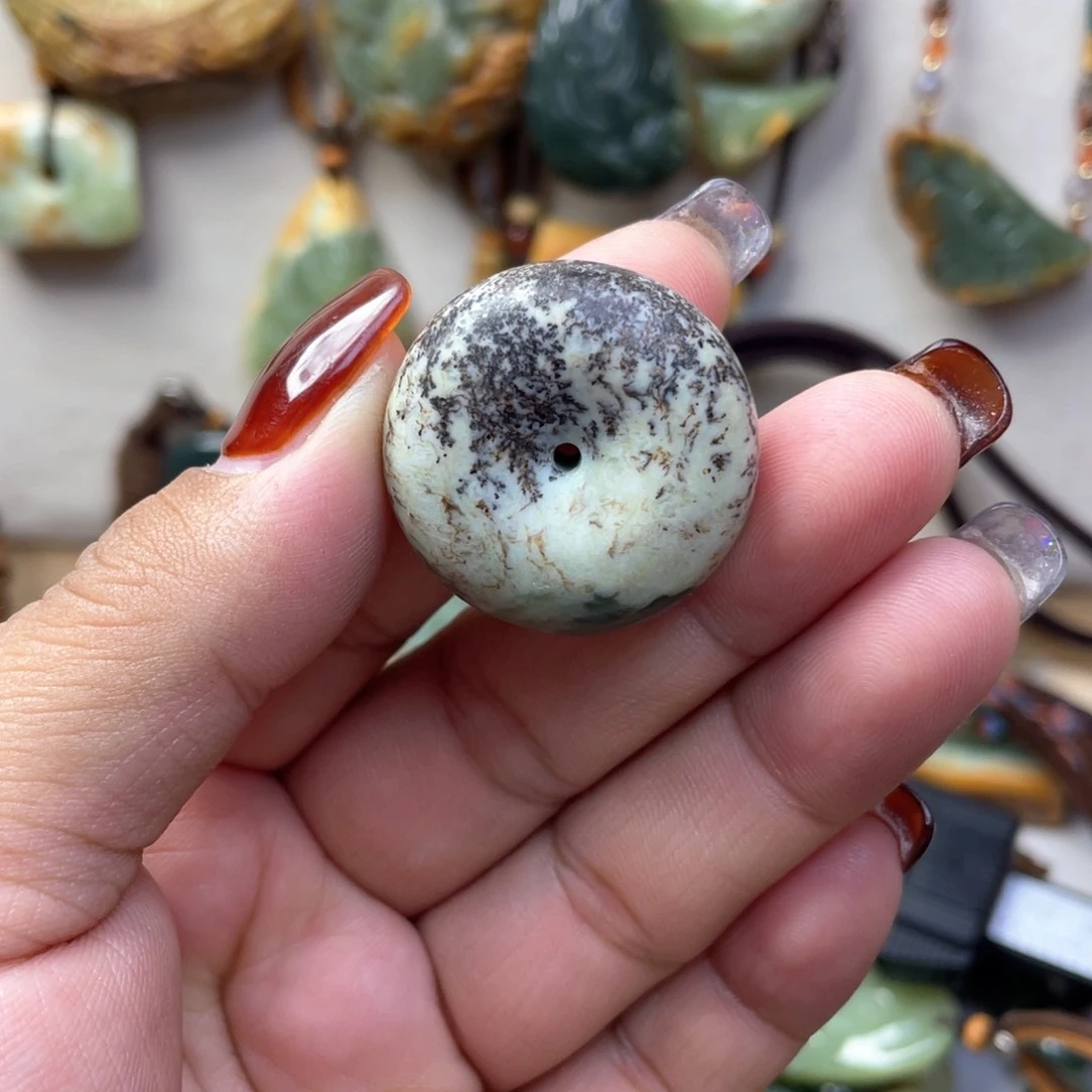 岫岩老玉（透闪石质玉）挂坠未镶嵌十****