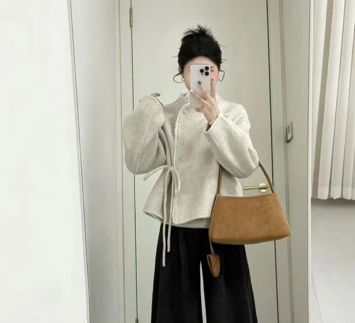 A331-A340默认微瑕介意勿拍秋冬短款圆领