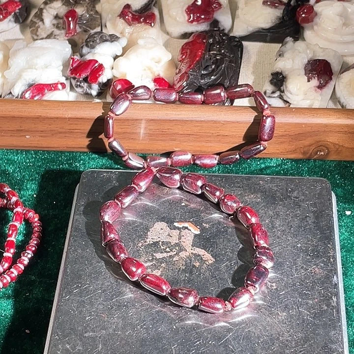 天然辰砂原石首饰