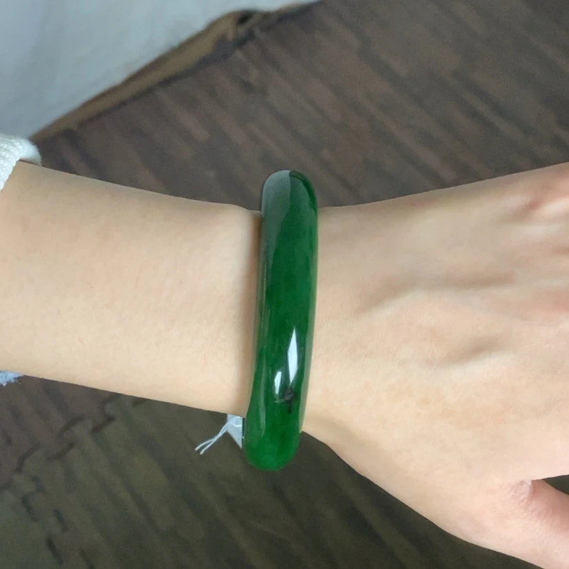 【闪购商品】未镶嵌手镯和田玉（碧玉）
