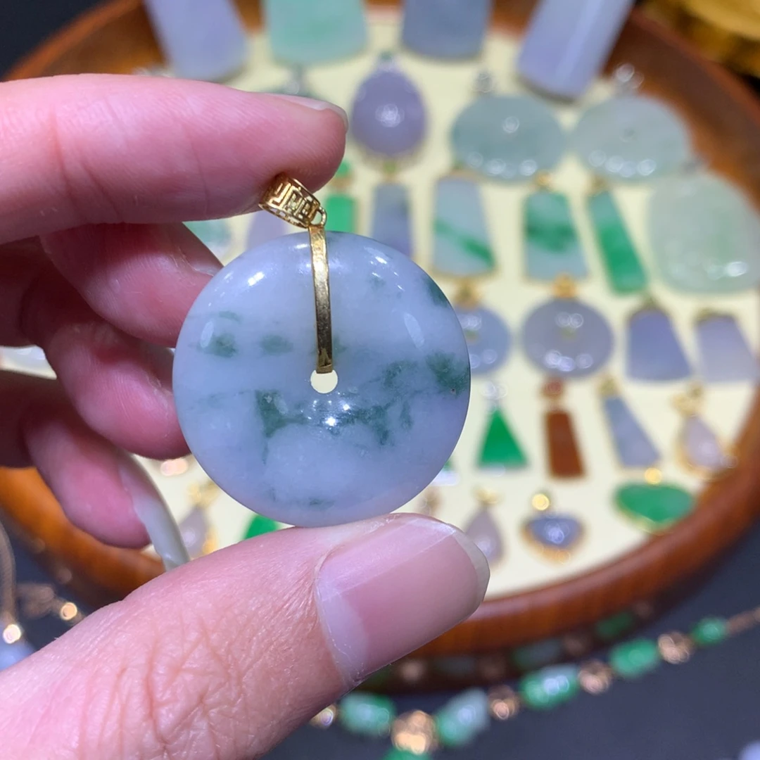 翡翠吊坠(不含链)18K金镶嵌