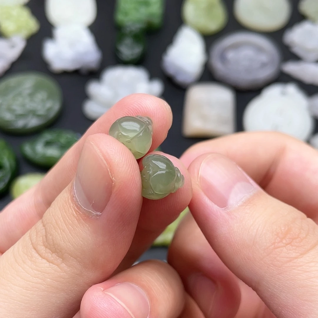 【闪购商品】颈饰未镶嵌和田玉
