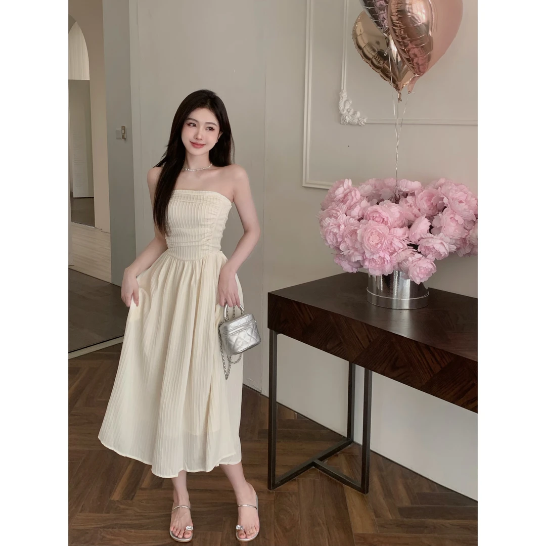 法式抹胸压褶高腰显瘦连衣裙裙子夏季新款森系盐系纯欲小黑裙长裙