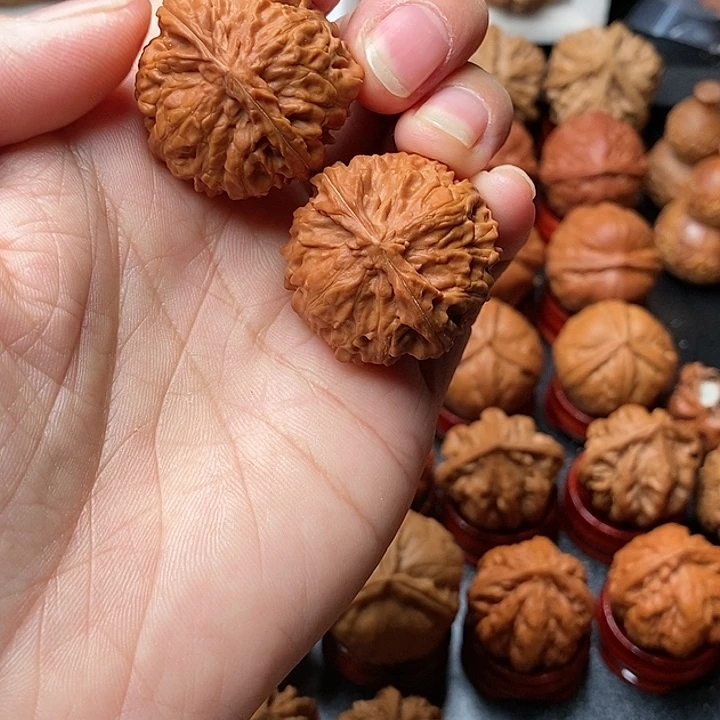 吊坠文玩核桃麒麟球