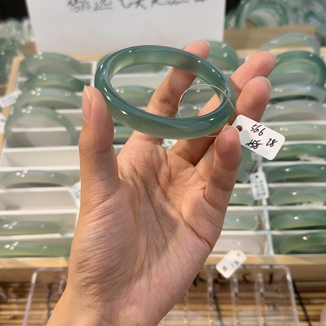 玛瑙/玉髓未镶嵌手镯圈口56.6