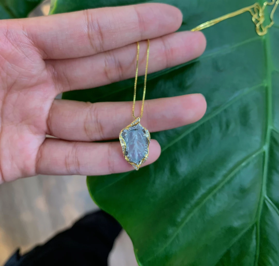 天然翡翠金枝玉叶