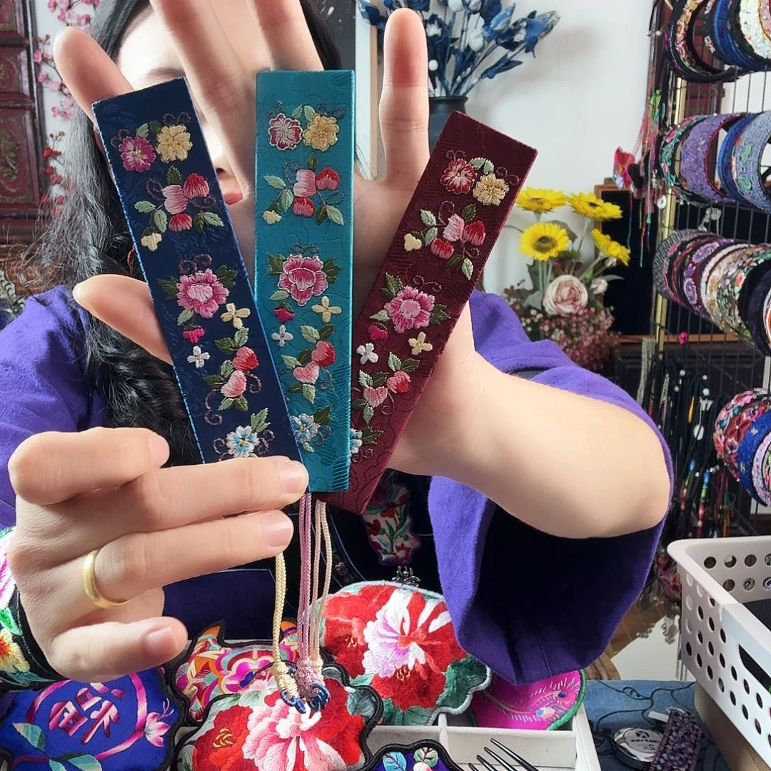 陆***卡织绣手工刺绣工艺
