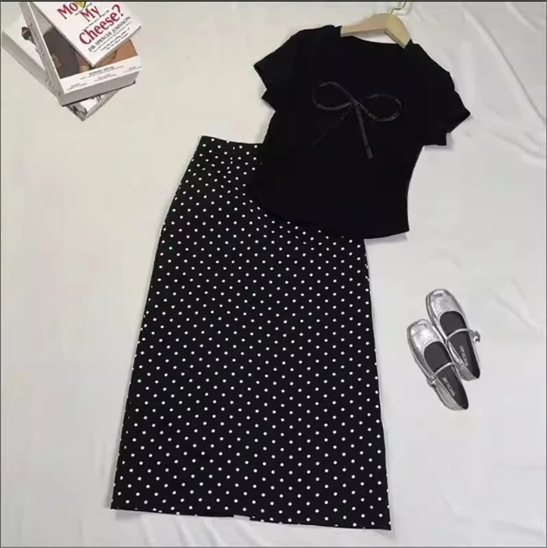 063女装蝴蝶结短袖T恤设计感修身显瘦正肩上衣+波点半身裙套装