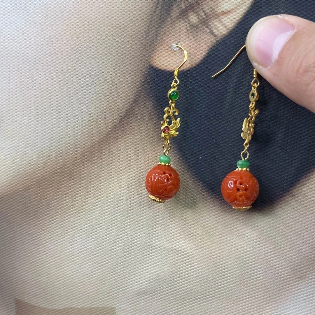 颈饰未镶嵌翡翠耳饰