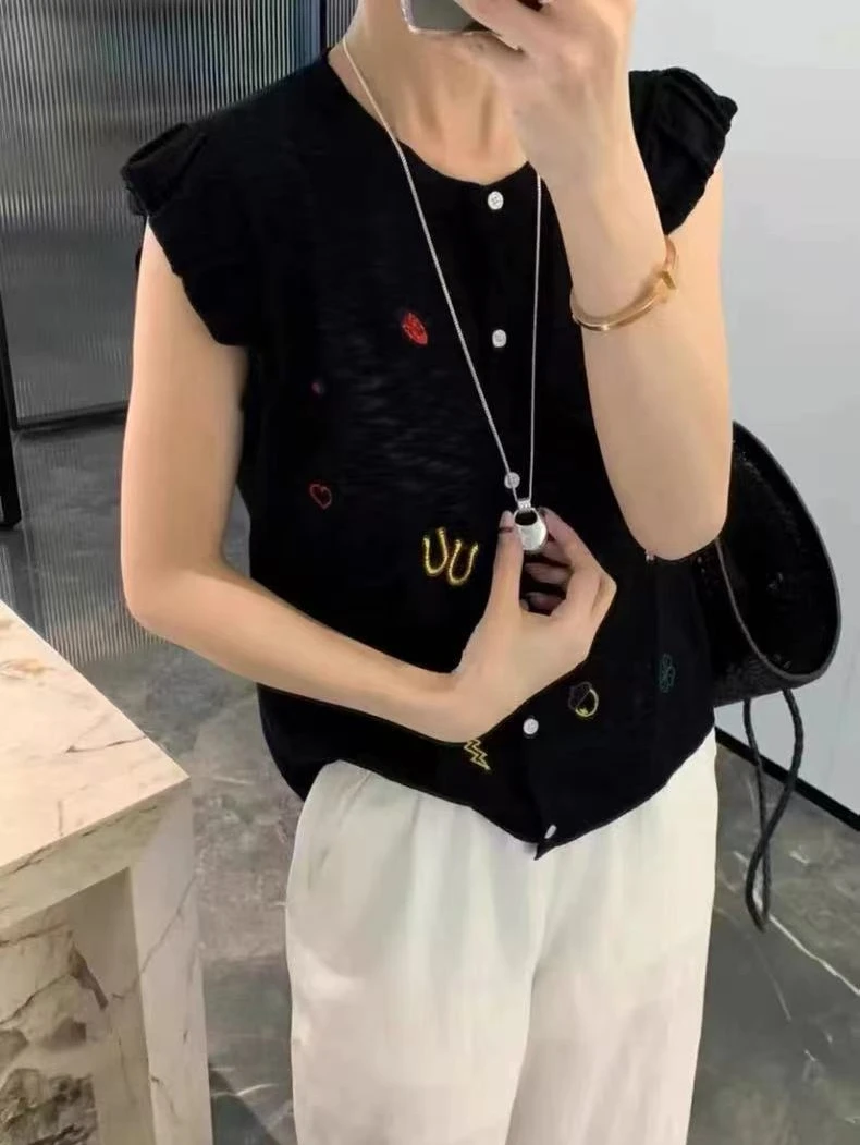 七言家巨好看!ins穿搭#藏青刺绣木耳边飞飞袖开衫@