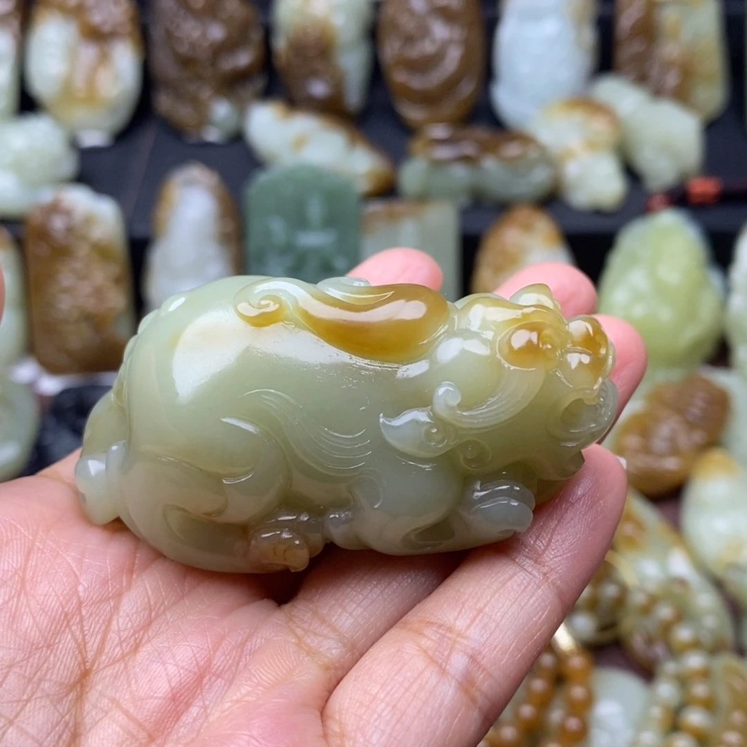 颈饰未镶嵌和田玉（糖玉）雄**