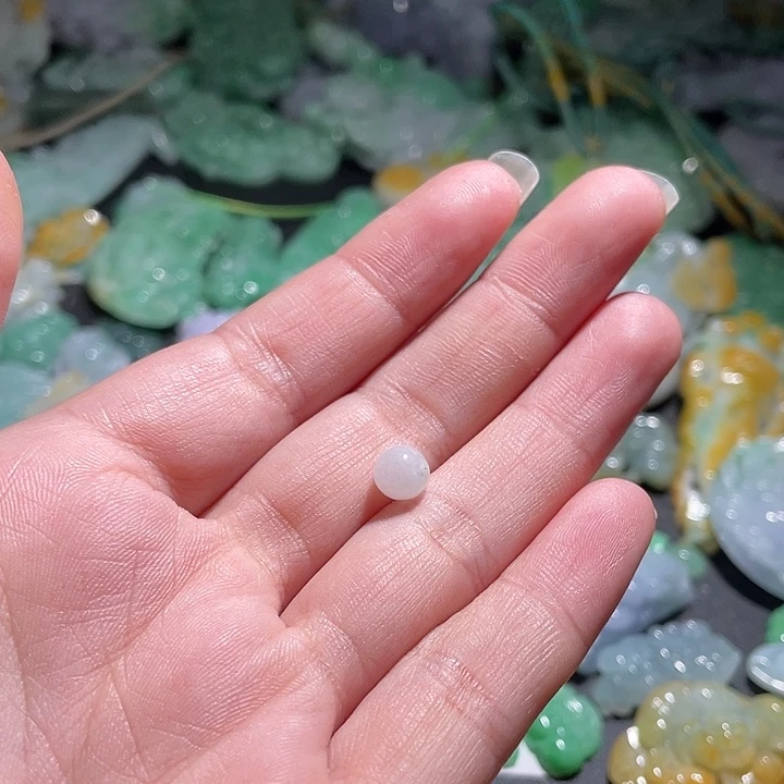 颈饰未镶嵌翡翠君****F天