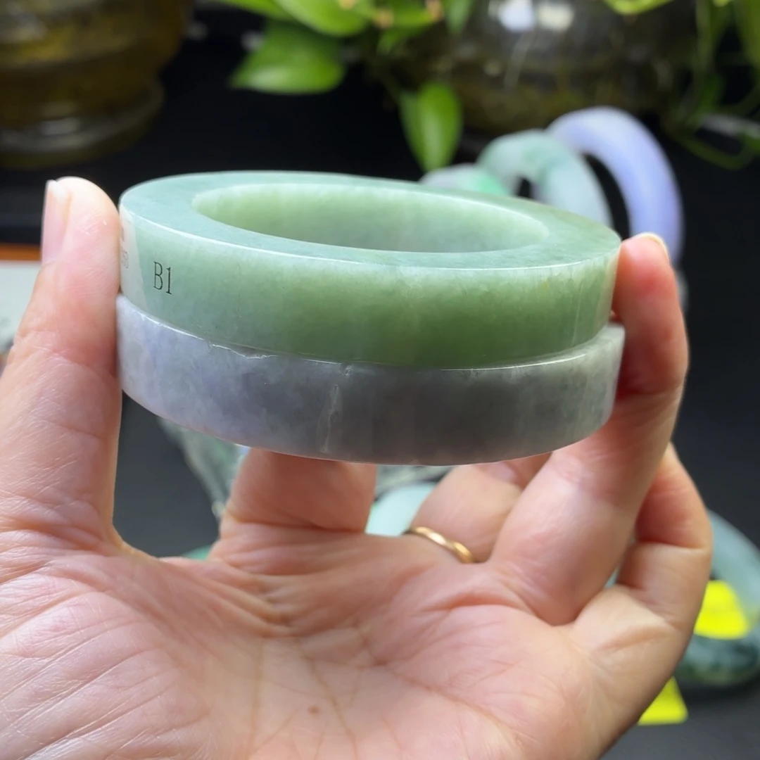 定制翡翠未镶嵌翡翠手镯