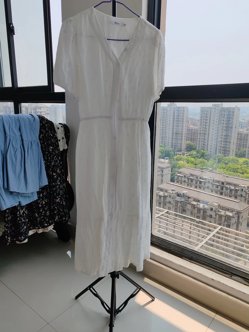 夏季新款白色蕾丝V领短袖显瘦法式气质连衣裙