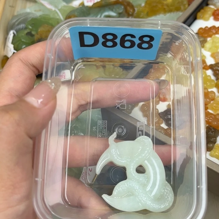 蛇纹石玉足银镀金镶嵌颈饰