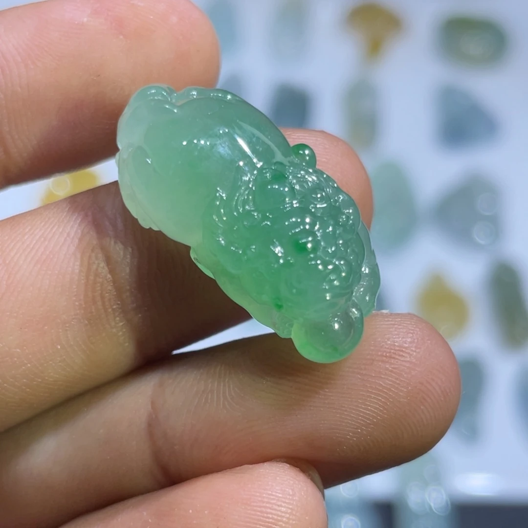 颈饰未镶嵌翡翠貔貅