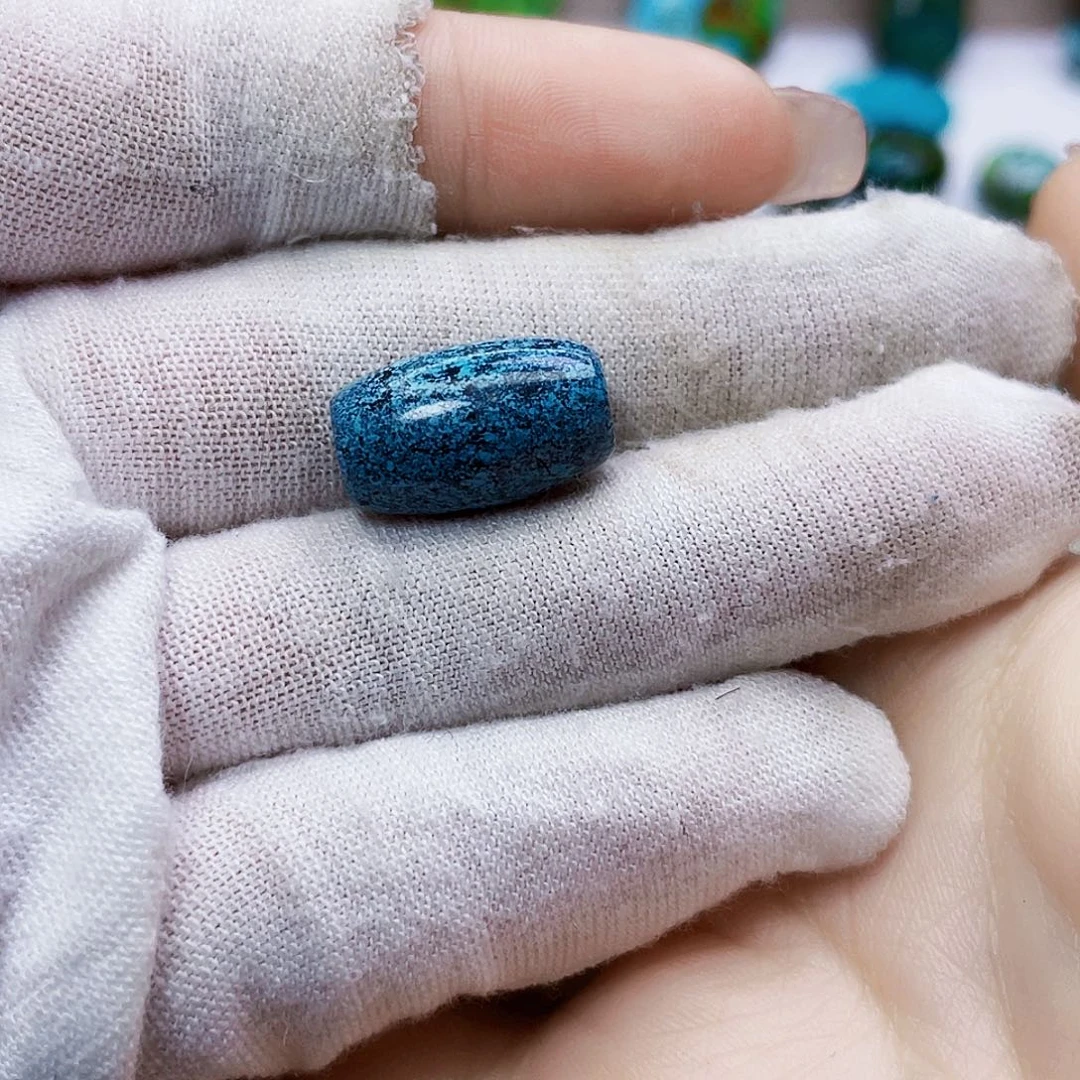 绿松石未镶嵌饰品