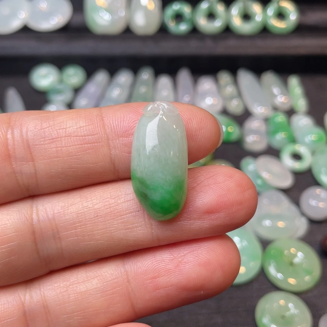 吊坠(不含链)未镶嵌翡翠色福豆