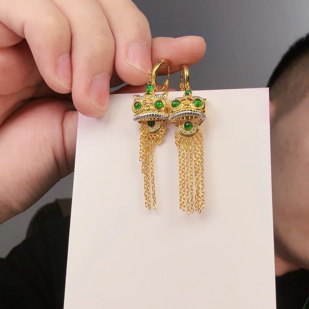 翡翠颈饰未镶嵌一对