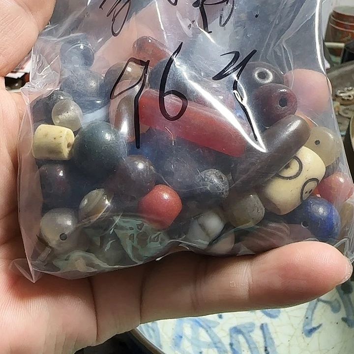 吉***运铜铁合金类废旧塑料珠子