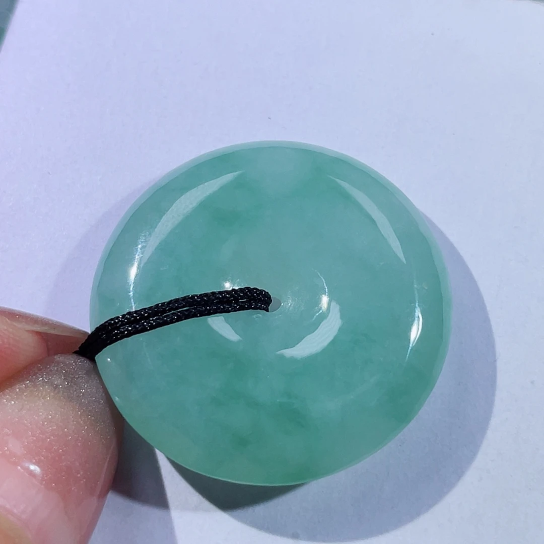 翡翠未镶嵌颈饰平安扣