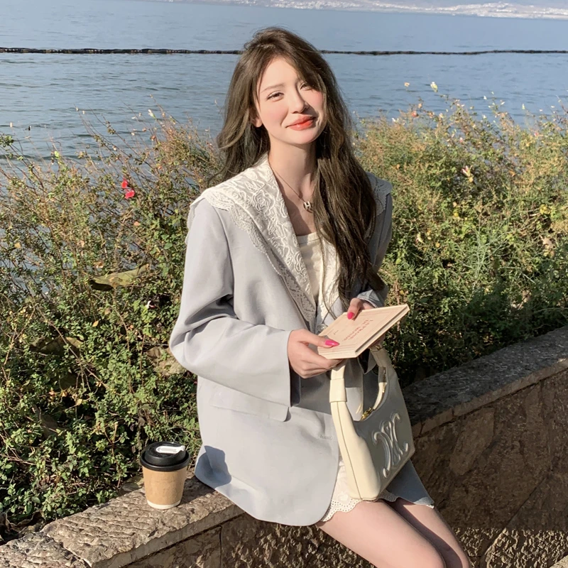 早秋高级感欧若风通勤西装外套女202新款设计感蕾丝拼接休闲西服