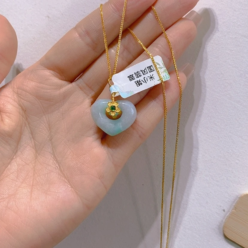 【闪购商品】翡翠未镶嵌颈饰