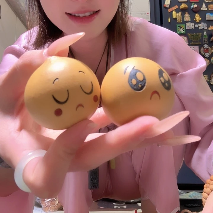 A***琦自己画的葫芦一对