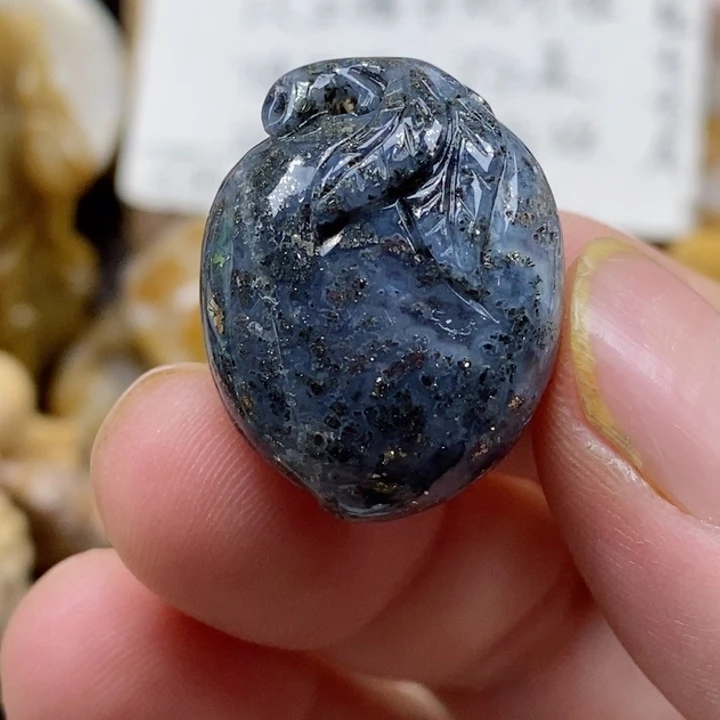 颈饰未镶嵌硅化珊瑚（珊瑚玉）有瑕 小